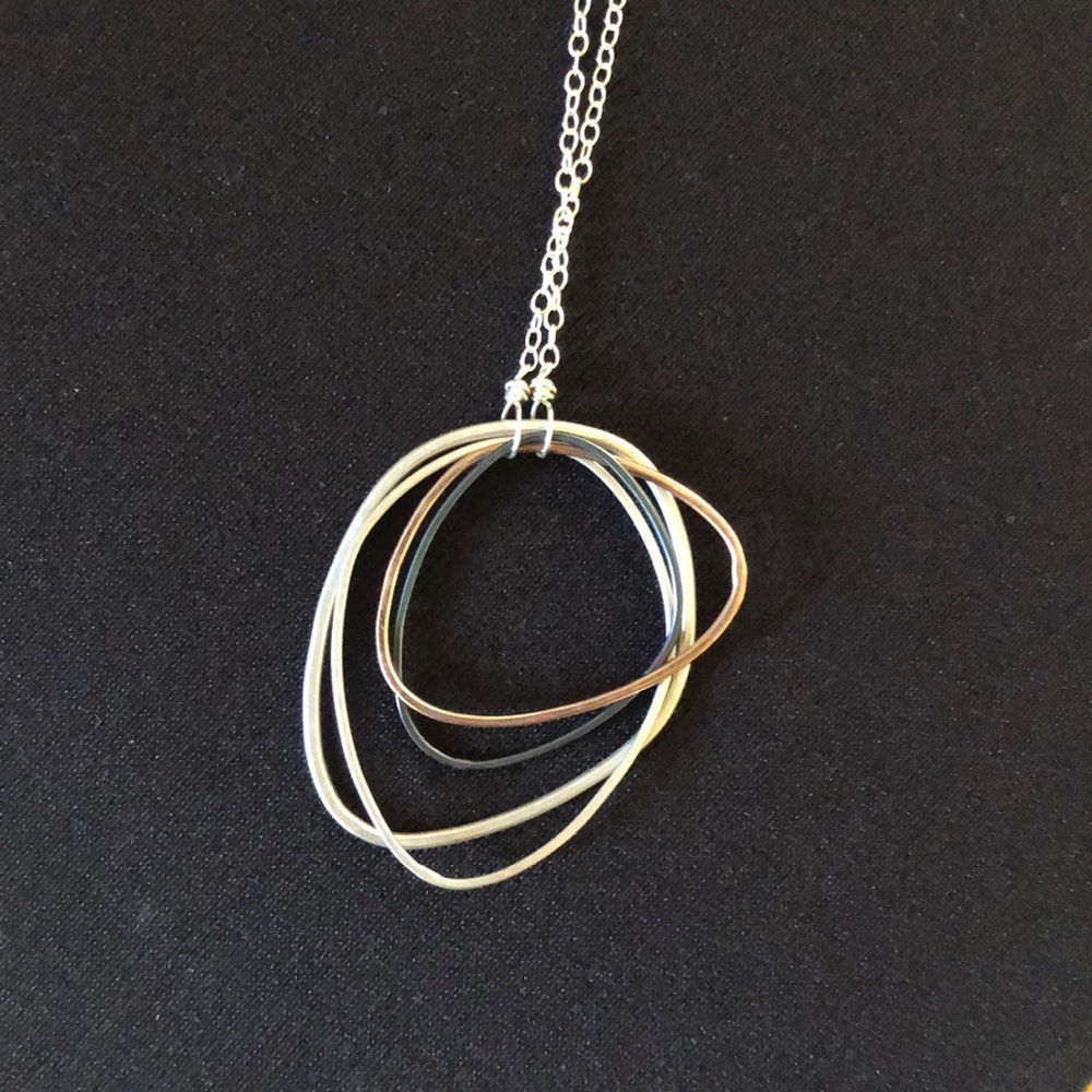 Silver circle necklace